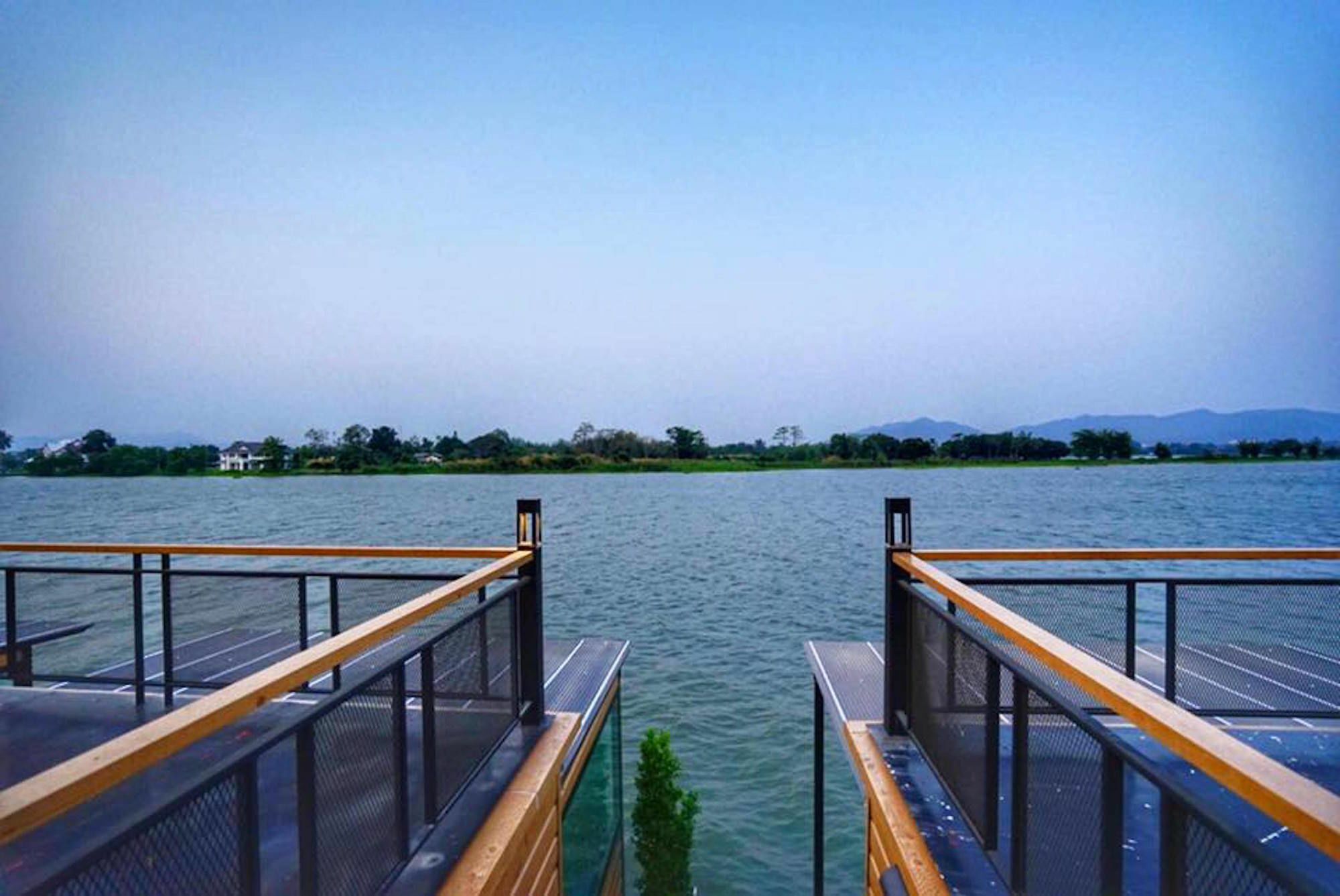 Blue Sky Raft At Kanchanaburi Dış mekan fotoğraf